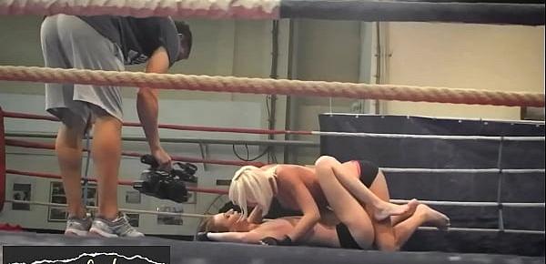  European lesbian babes wrestling in the ring